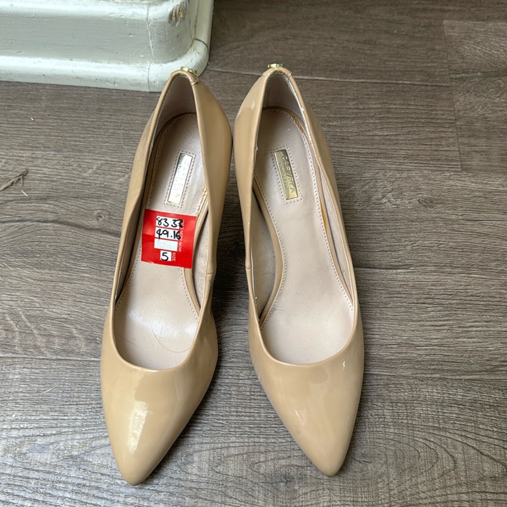 Patent nude shoes
